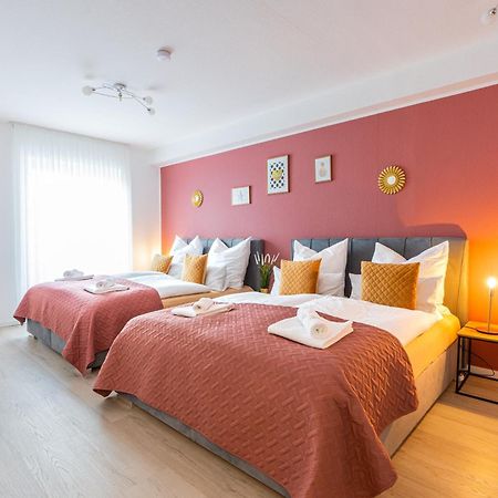 Golden Design Apartment Familie Business 6 Pers Buero Fitnessecke Naehe Messe Dus 1000 Mbit Duisburg Exterior foto
