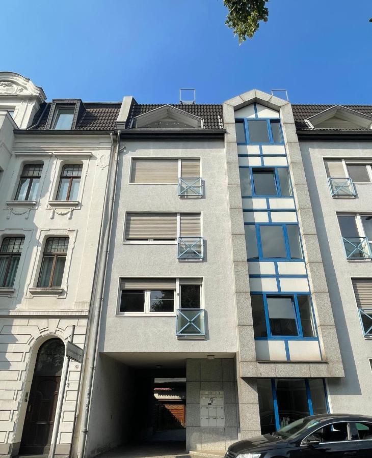 Golden Design Apartment Familie Business 6 Pers Buero Fitnessecke Naehe Messe Dus 1000 Mbit Duisburg Exterior foto