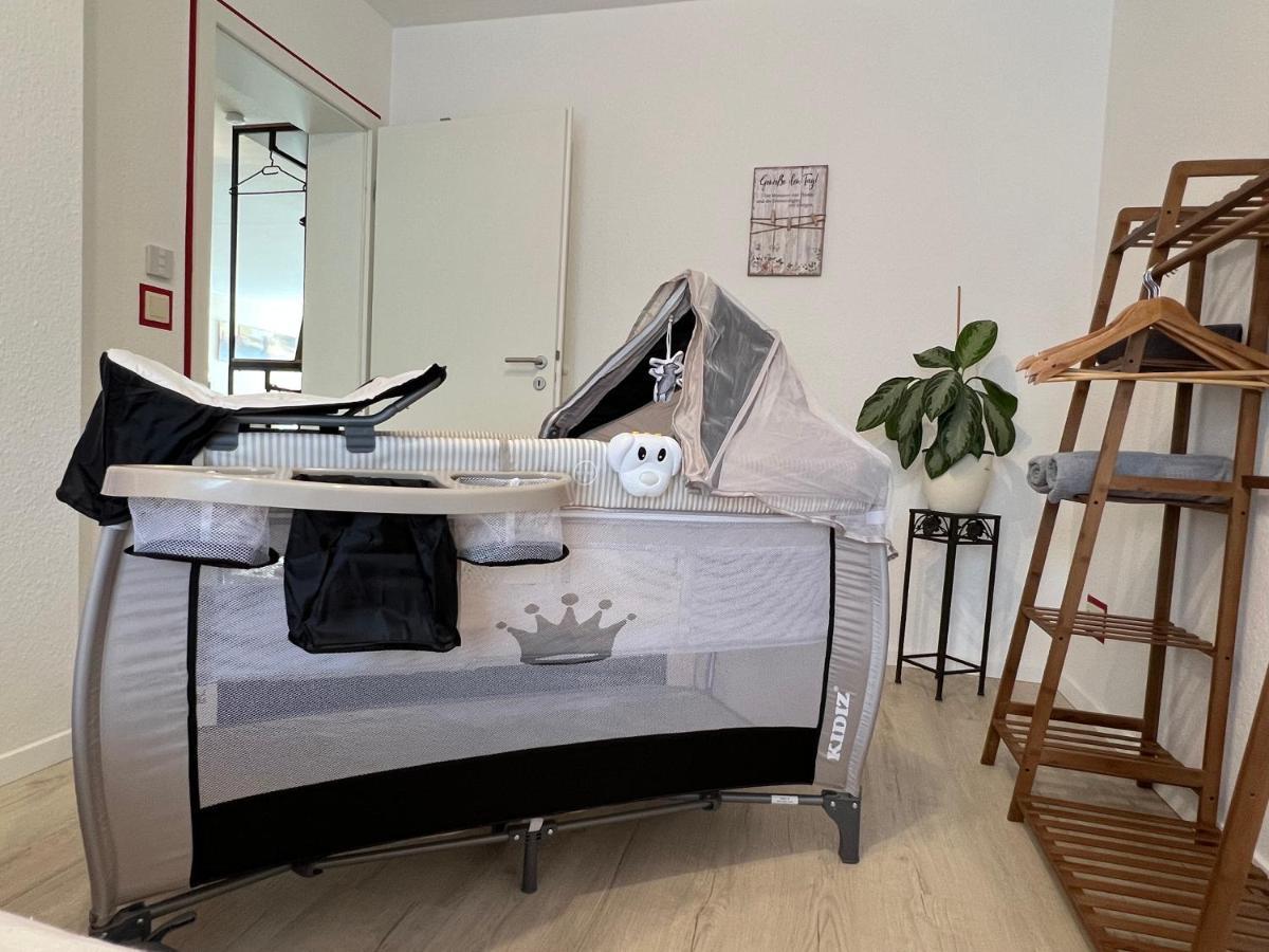 Golden Design Apartment Familie Business 6 Pers Buero Fitnessecke Naehe Messe Dus 1000 Mbit Duisburg Exterior foto