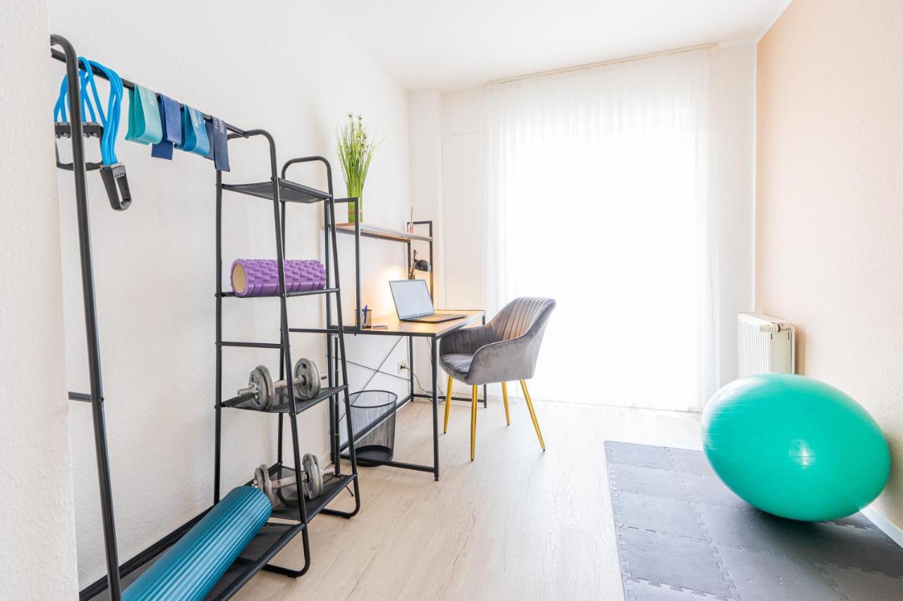 Golden Design Apartment Familie Business 6 Pers Buero Fitnessecke Naehe Messe Dus 1000 Mbit Duisburg Exterior foto