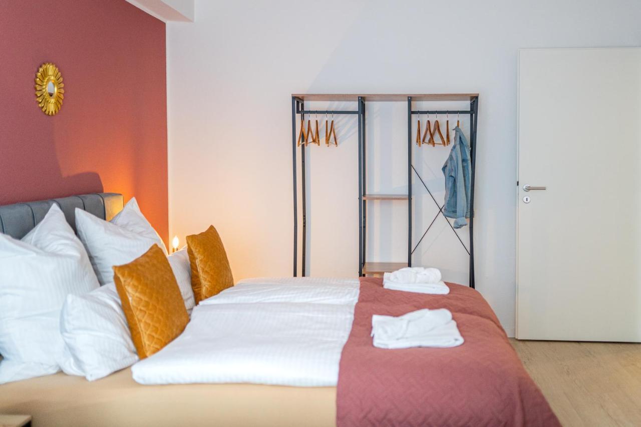 Golden Design Apartment Familie Business 6 Pers Buero Fitnessecke Naehe Messe Dus 1000 Mbit Duisburg Exterior foto
