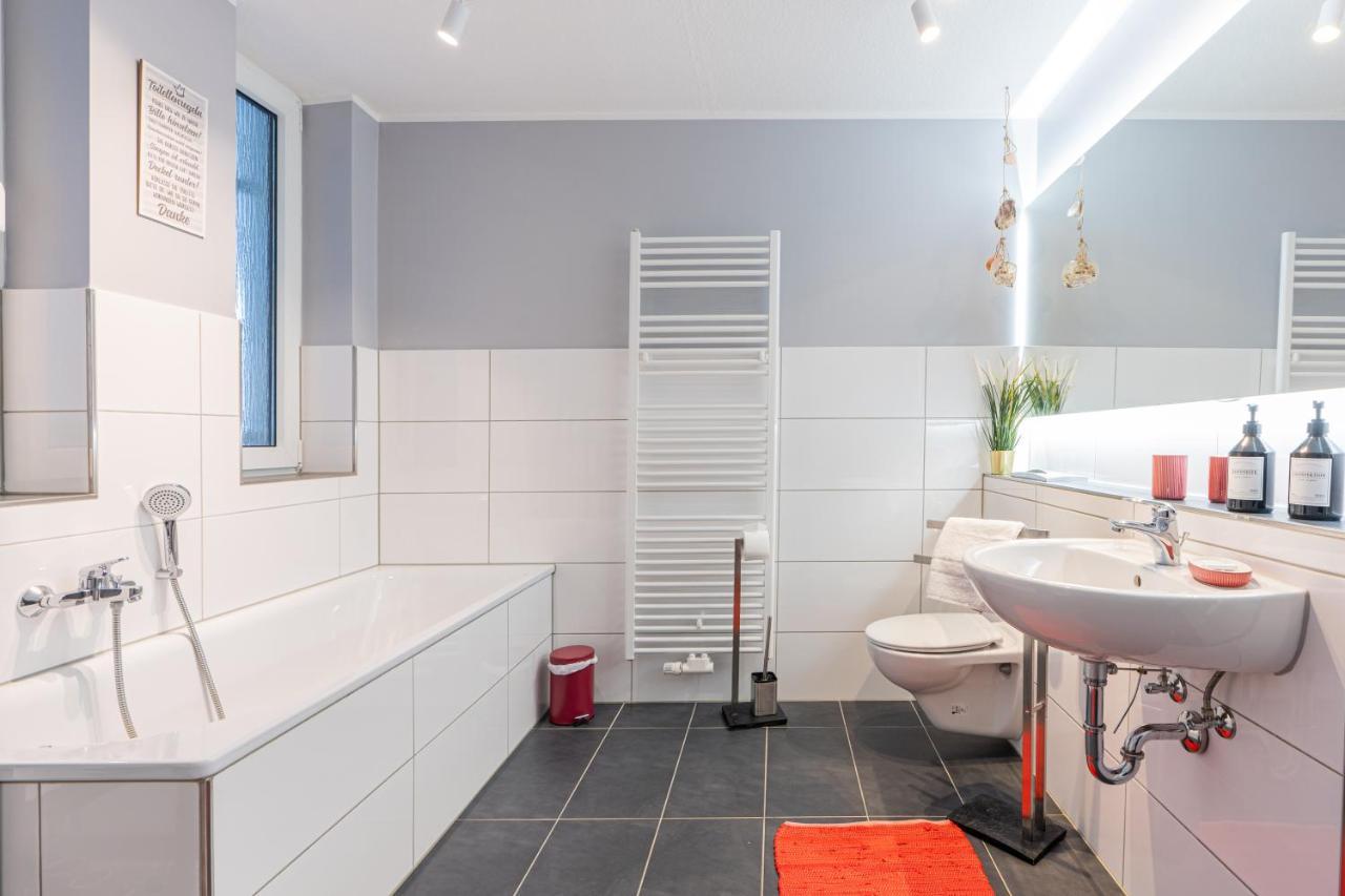 Golden Design Apartment Familie Business 6 Pers Buero Fitnessecke Naehe Messe Dus 1000 Mbit Duisburg Exterior foto
