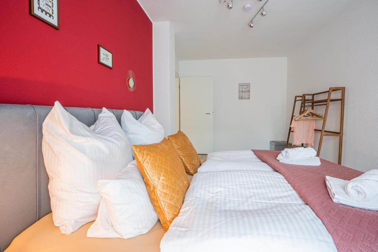 Golden Design Apartment Familie Business 6 Pers Buero Fitnessecke Naehe Messe Dus 1000 Mbit Duisburg Exterior foto