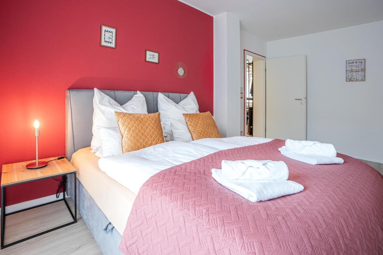 Golden Design Apartment Familie Business 6 Pers Buero Fitnessecke Naehe Messe Dus 1000 Mbit Duisburg Exterior foto