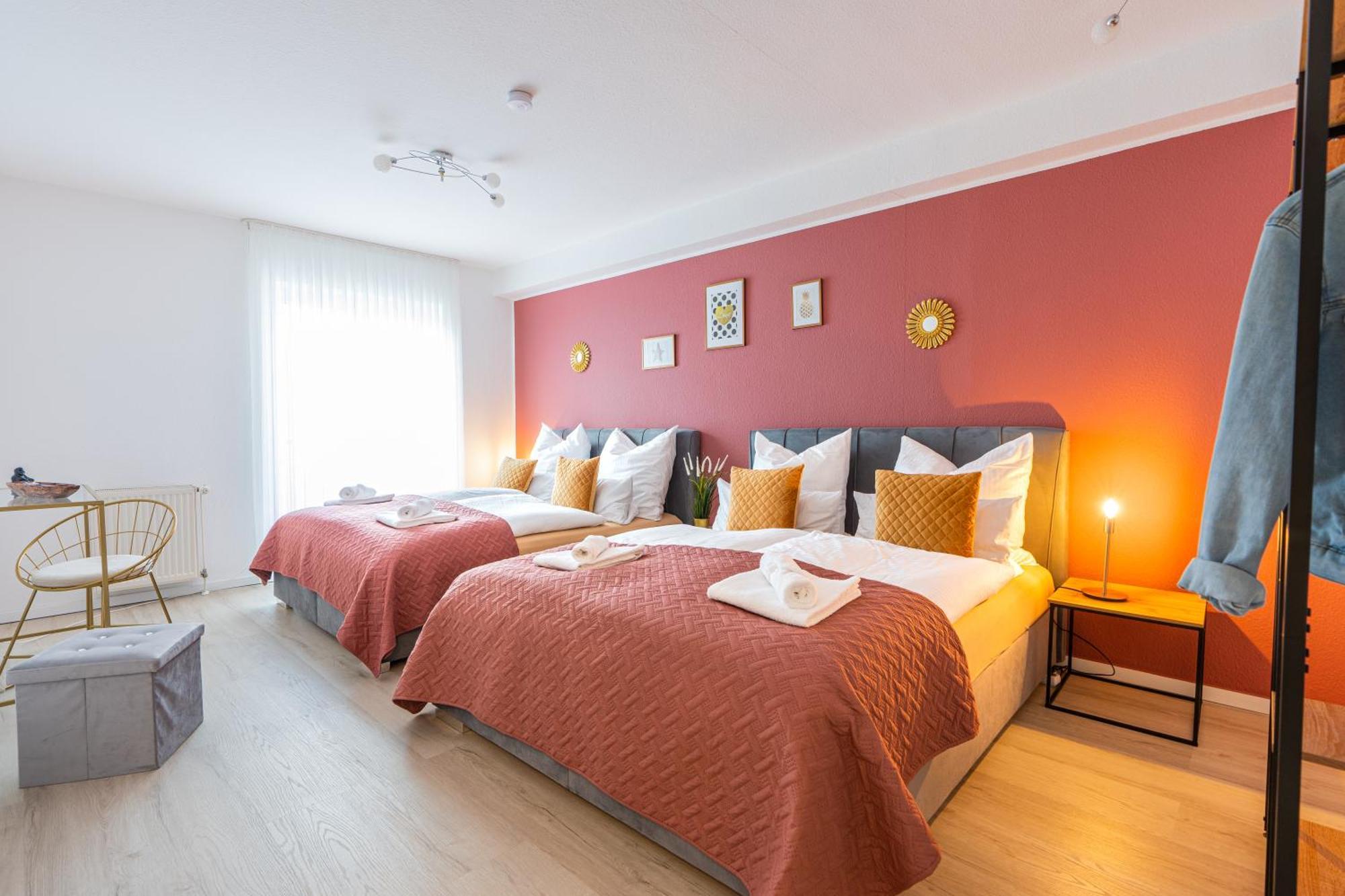 Golden Design Apartment Familie Business 6 Pers Buero Fitnessecke Naehe Messe Dus 1000 Mbit Duisburg Exterior foto